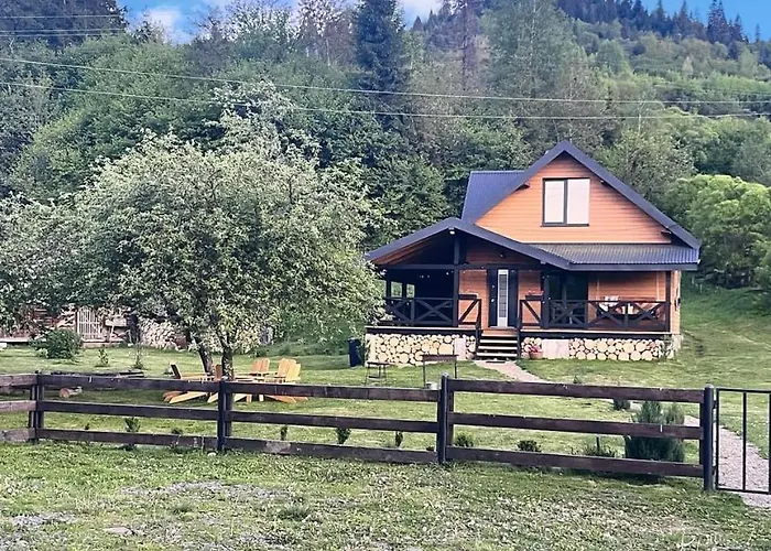 Yalivets House